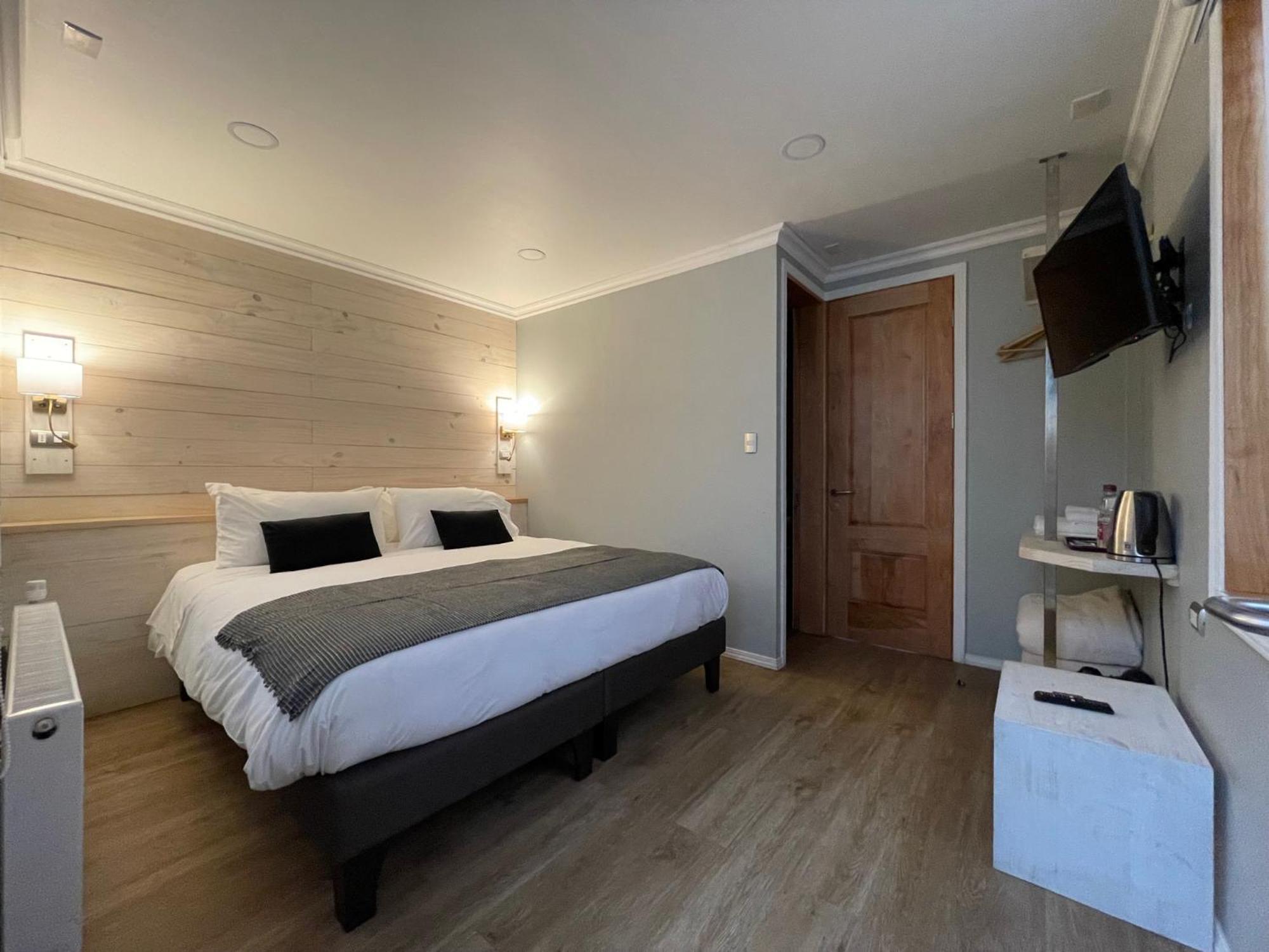 פואנטה ארנס Hostal Boutique Puerta Roja מראה חיצוני תמונה